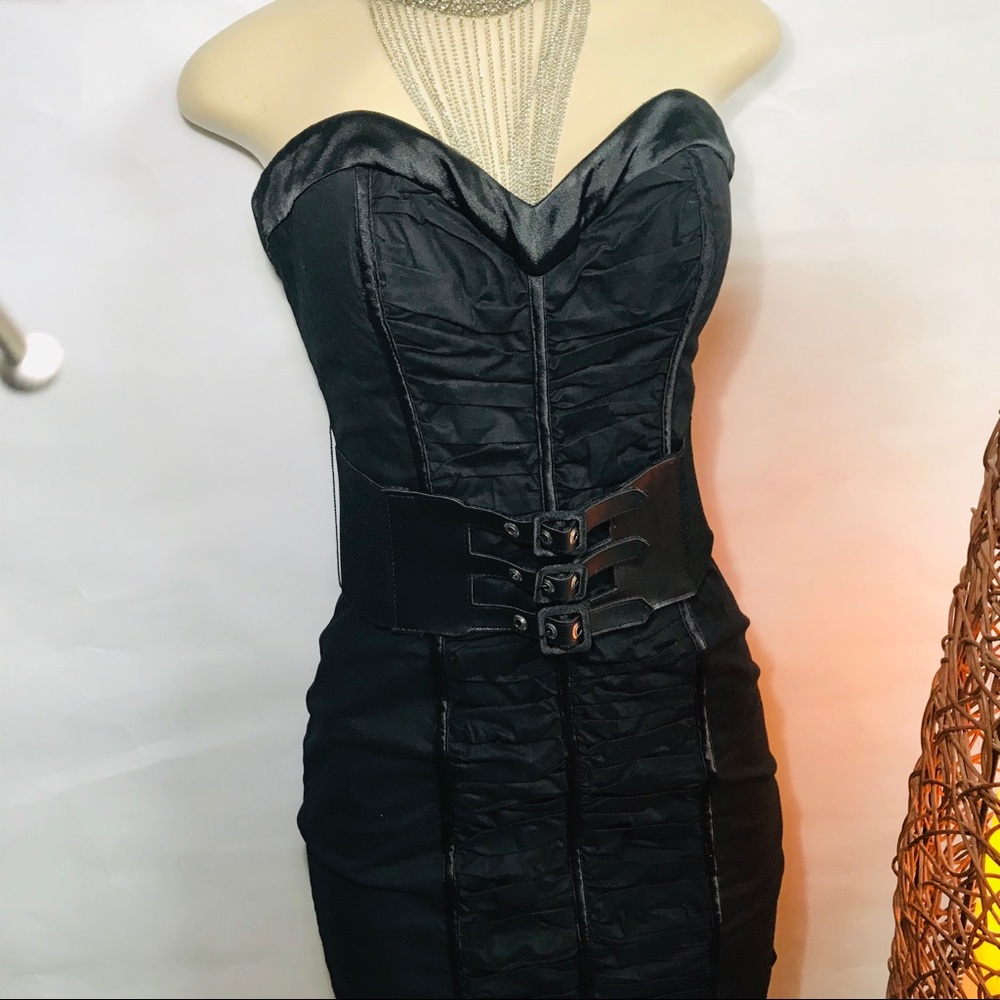 🔥2bBebe Black Strapless Dress XS Belt 🔥 - Picture 4 of 7